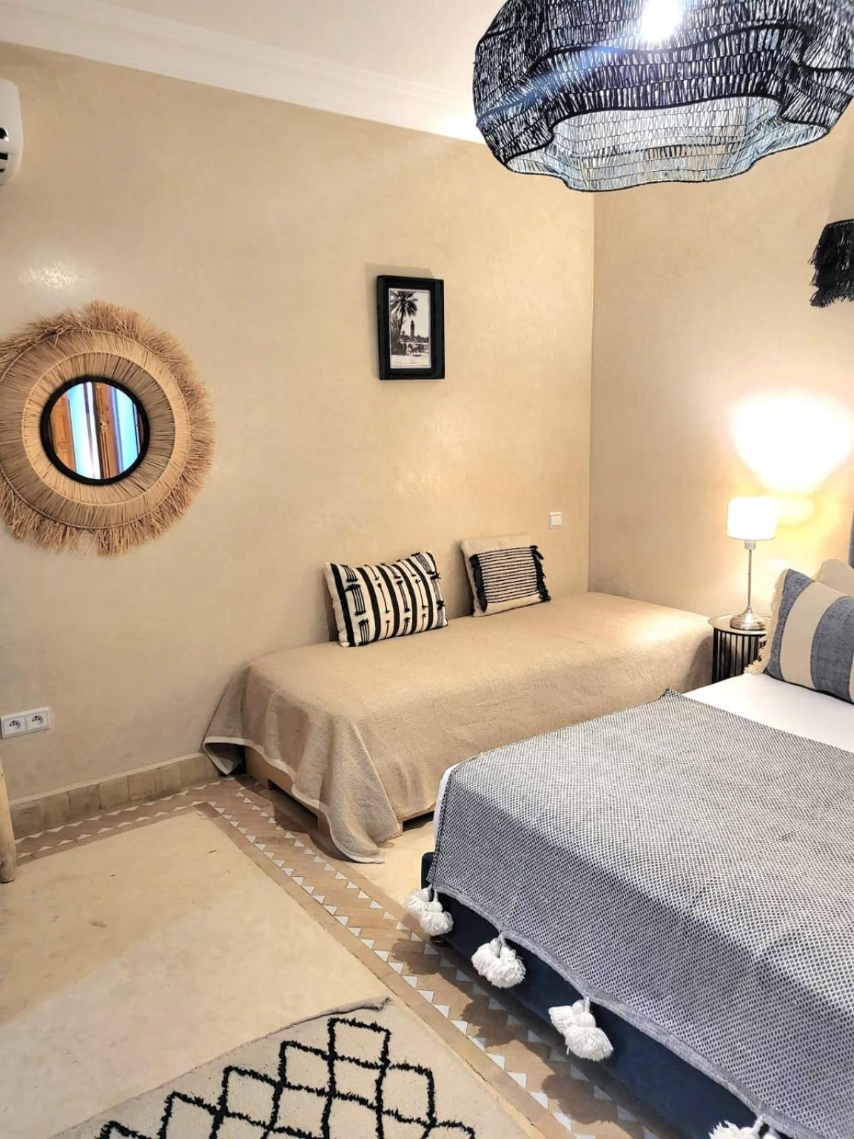 Riad Melilo Avec Piscine Chauffee Marrakesh Esterno foto